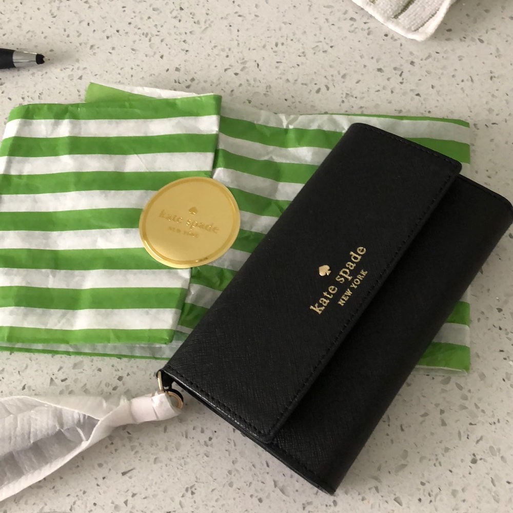 Kate spade ♠️iPhone Wristlet